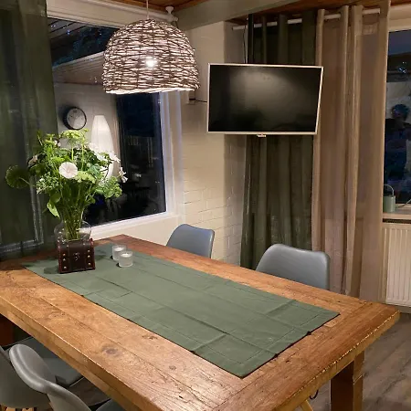 Uniek In Rustige En Groene Omgeving Chalet