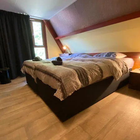 Uniek In Rustige En Groene Omgeving Chalet Nieuwe-Niedorp